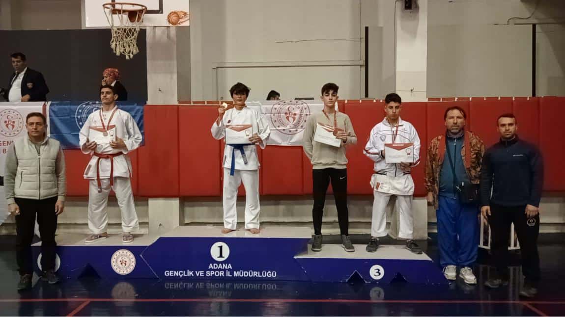 Adana da düzenlenen Karate Genç Erkekler Grup müsabakasında öğrencimiz Kutay YILDIZ 1. olmuştur. 